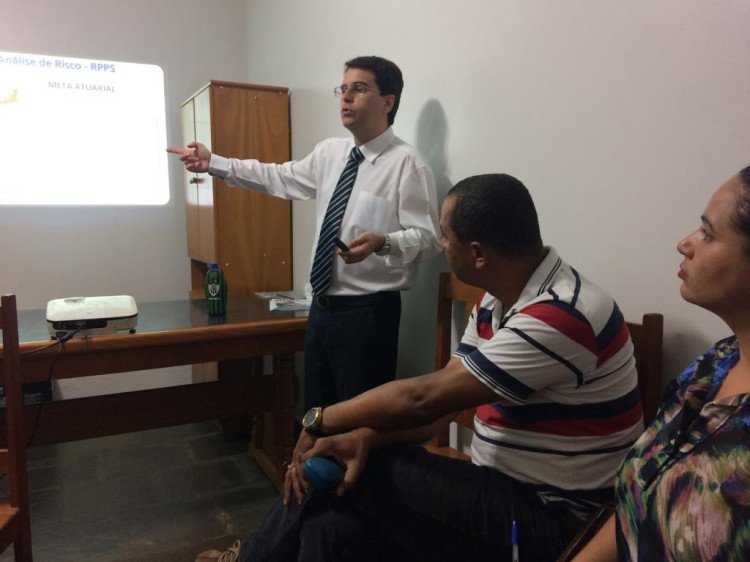 ATUARIAL PARTICIPA DE REUNIÃO COM REPRESENTANTES DO PREVIQUAM